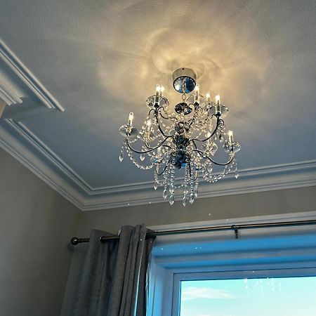 Hotel No5, Beachfront With Free Private Car Park Llandudno Esterno foto