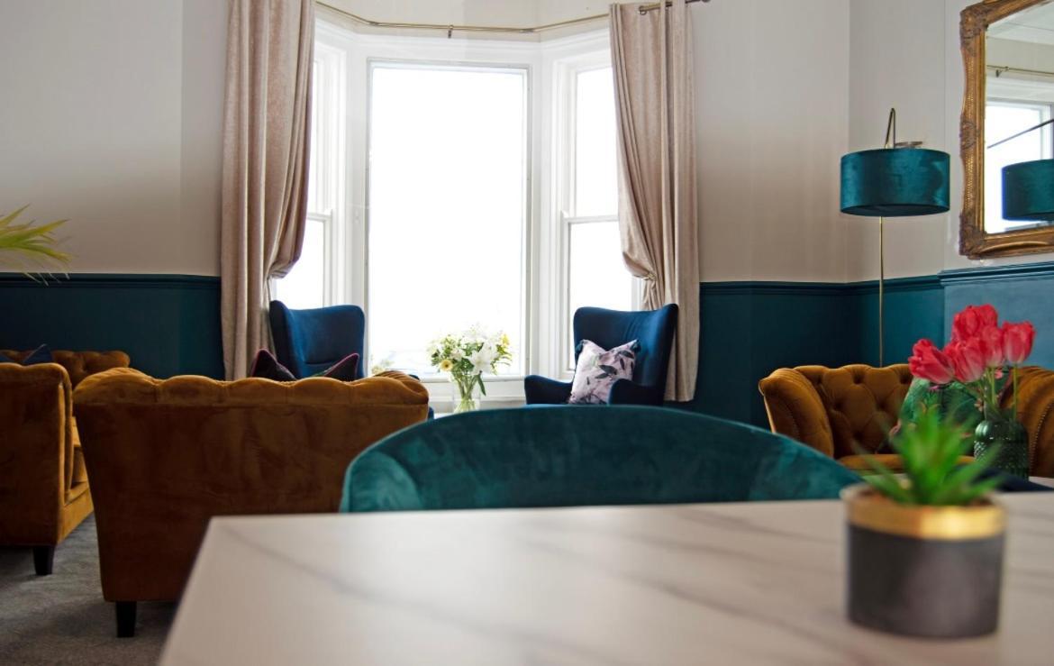 Hotel No5, Beachfront With Free Private Car Park Llandudno Esterno foto