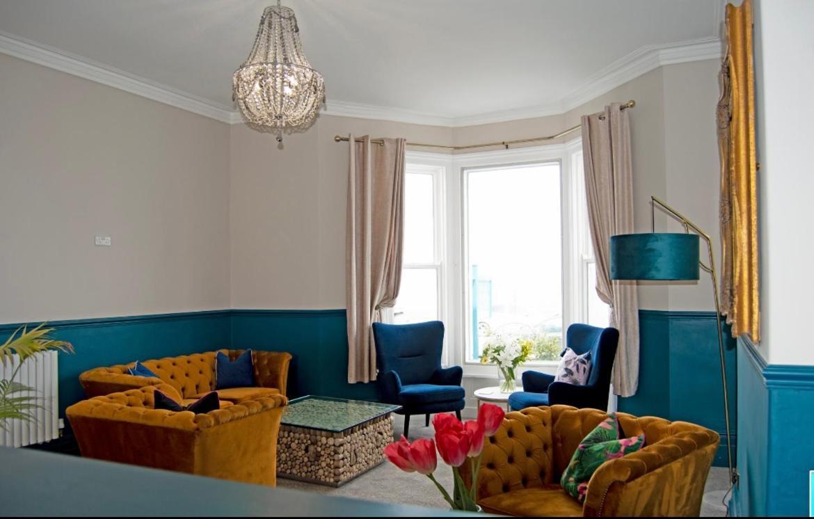 Hotel No5, Beachfront With Free Private Car Park Llandudno Esterno foto