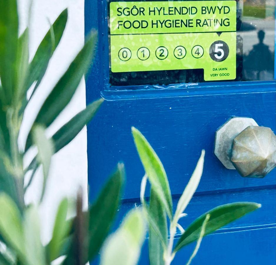 Hotel No5, Beachfront With Free Private Car Park Llandudno Esterno foto