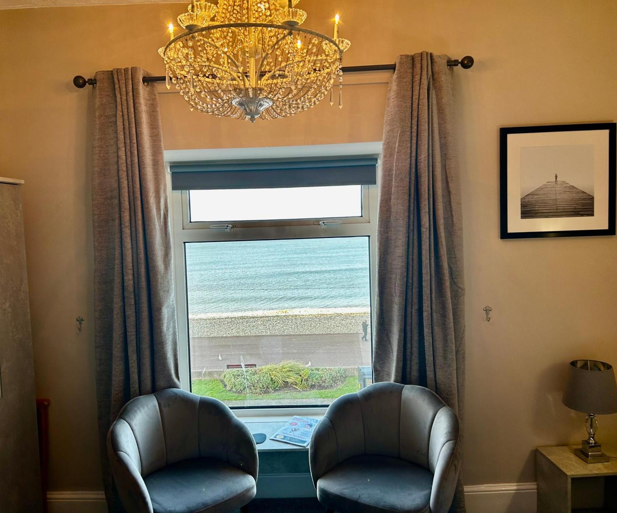 Hotel No5, Beachfront With Free Private Car Park Llandudno Esterno foto