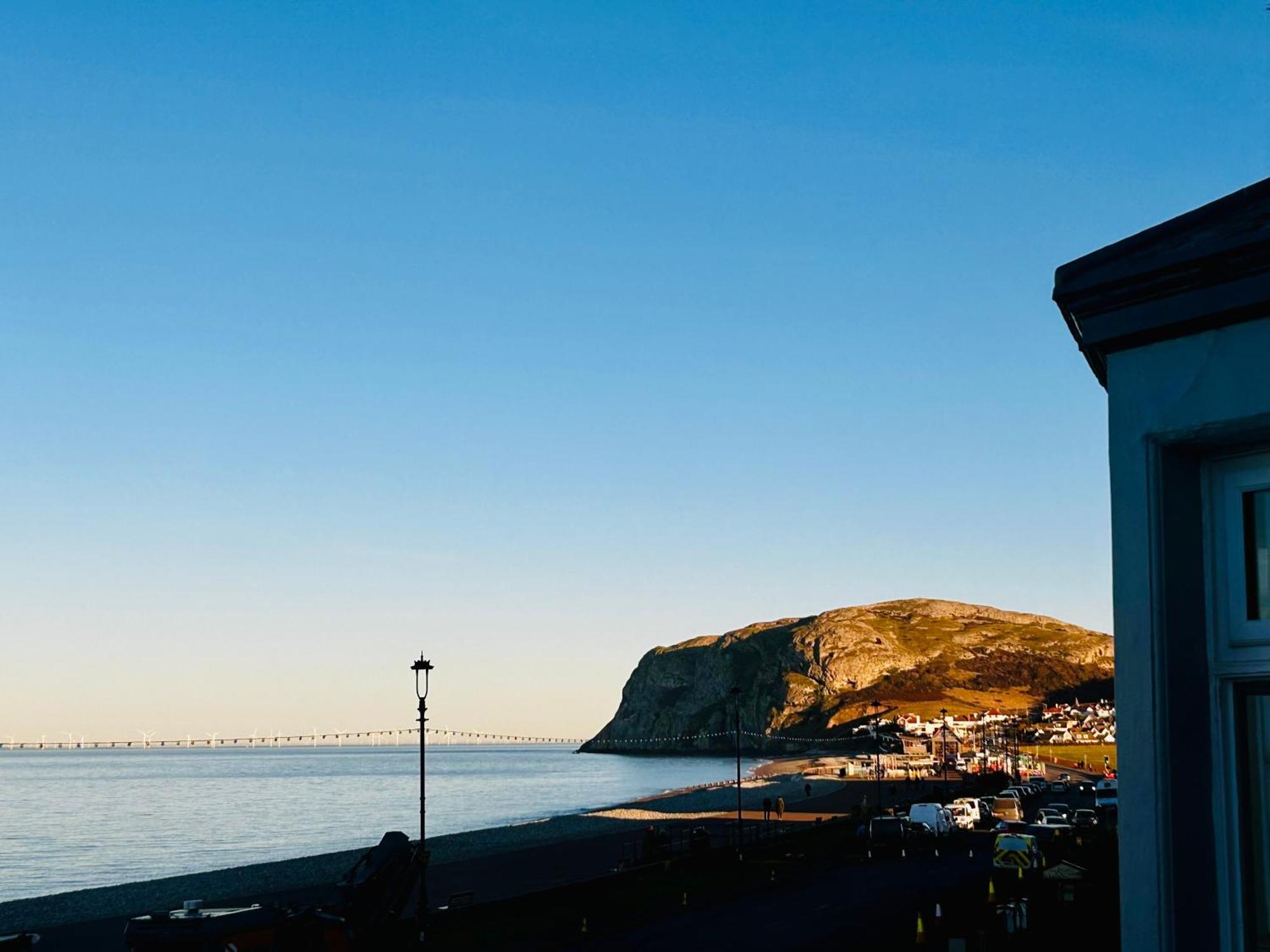 Hotel No5, Beachfront With Free Private Car Park Llandudno Esterno foto
