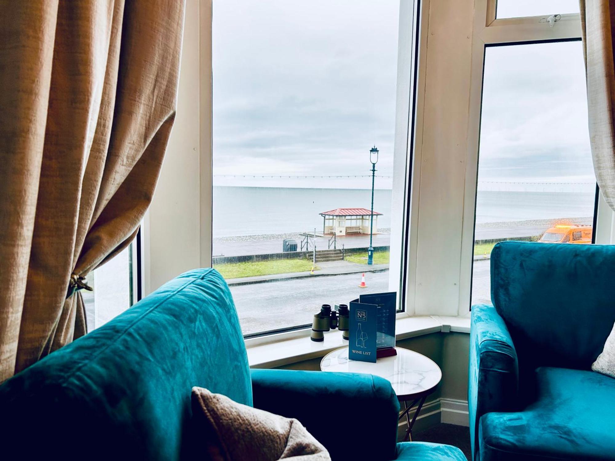 Hotel No5, Beachfront With Free Private Car Park Llandudno Esterno foto