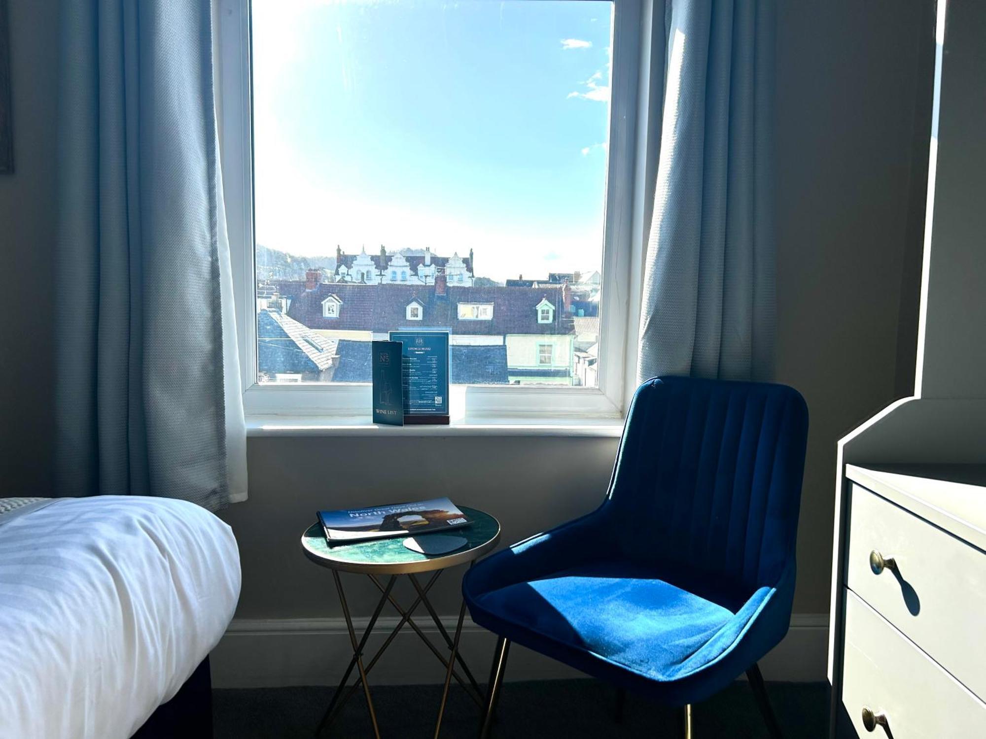 Hotel No5, Beachfront With Free Private Car Park Llandudno Esterno foto